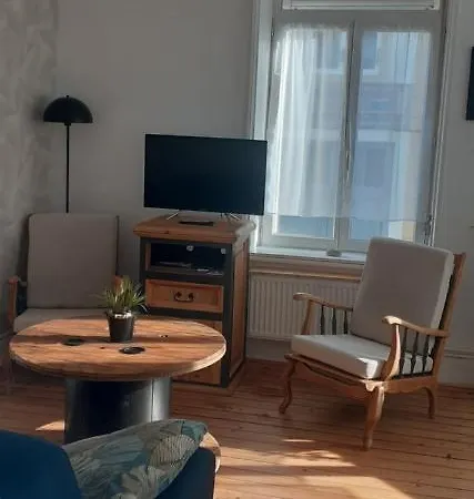 30 M2 Refait A Neuf Idealement Situe Centre Et