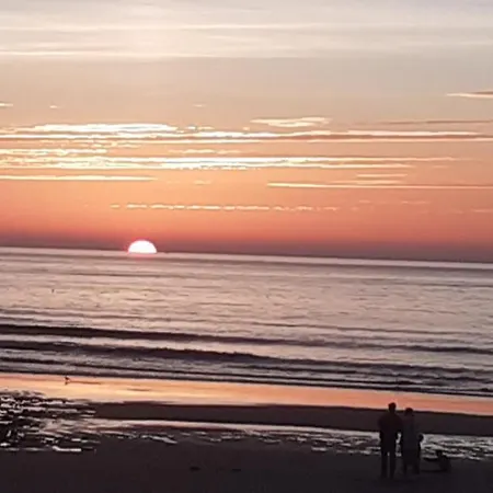 30 M2 Refait A Neuf Idealement Situe Centre Et *