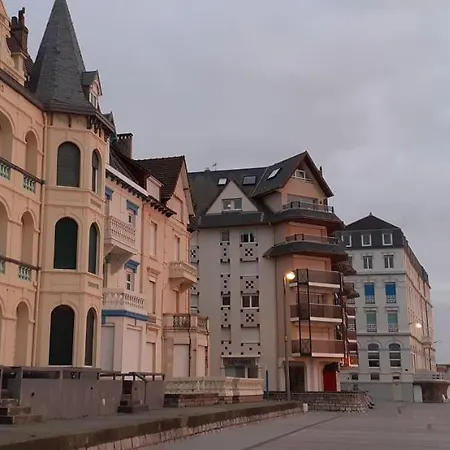 30 M2 Refait A Neuf Idealement Situe Centre Et Appartement