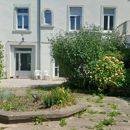 Appartement 30 M2 Refait A Neuf Idealement Situe Centre Et