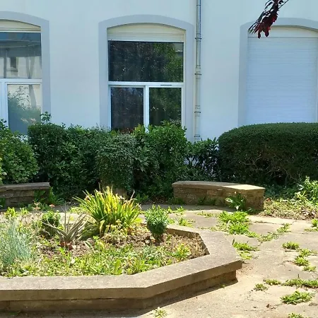 30 M2 Refait A Neuf Idealement Situe Centre Et Appartement