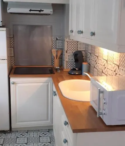 30 M2 Refait A Neuf Idealement Situe Centre Et Apartment