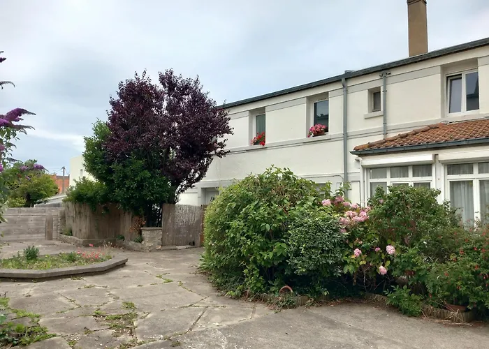 30 M2 Refait A Neuf Idealement Situe Centre Et Apartment